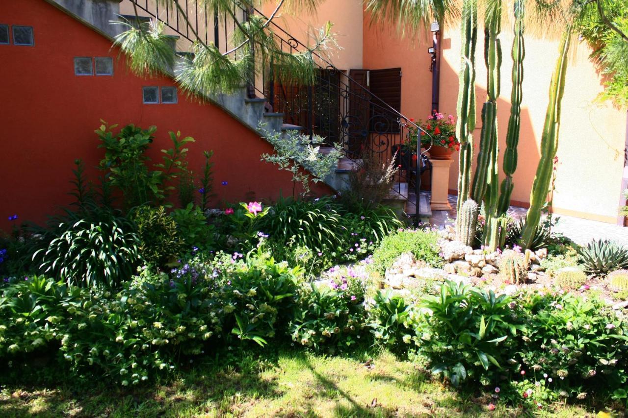 مبيت وإفطار سان جيوفانّي تْيَتينو Garden Fuorirotta المظهر الخارجي الصورة